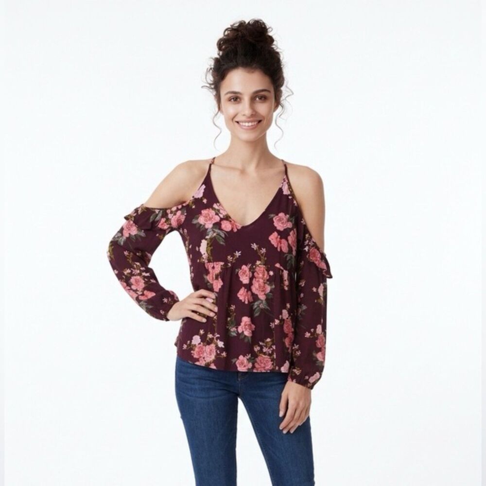 American Eagle Outfitters size medium.      LTOP239